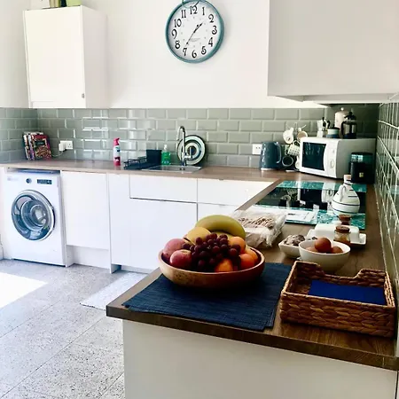 Swallow's Rest Garden Διαμέρισμα